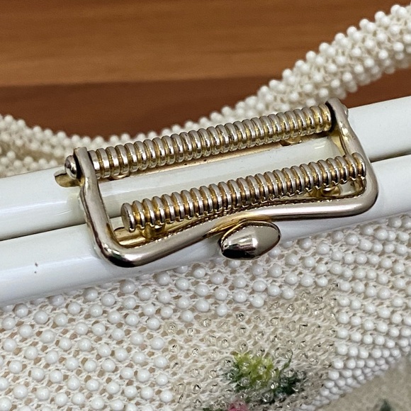 Vintage Beaded White Clutch Handbag with Dainty Flower Design - Picture 13 of 15
